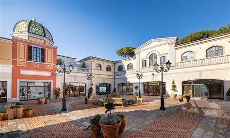 outlet la reggia marcianise negozi gucci|la reggia designer outlet.